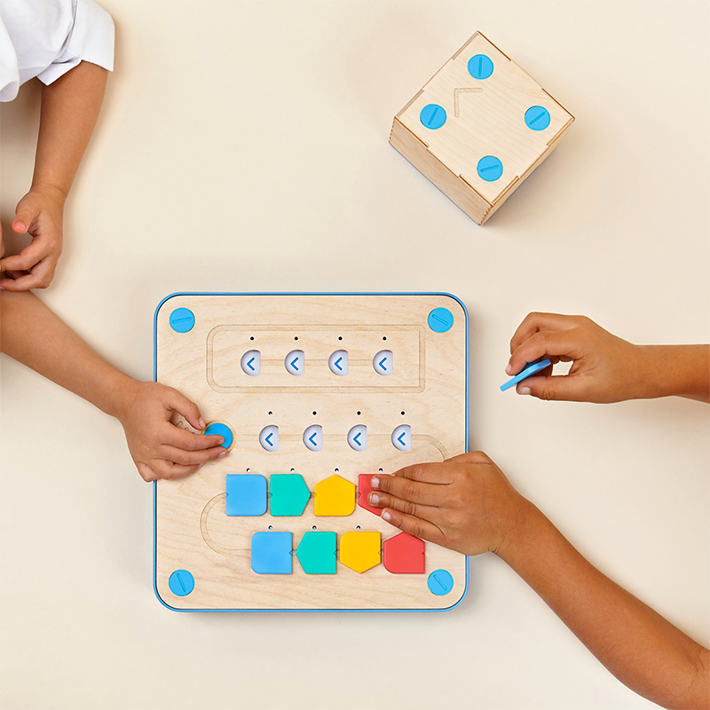 Cubetto - interaktivní robot